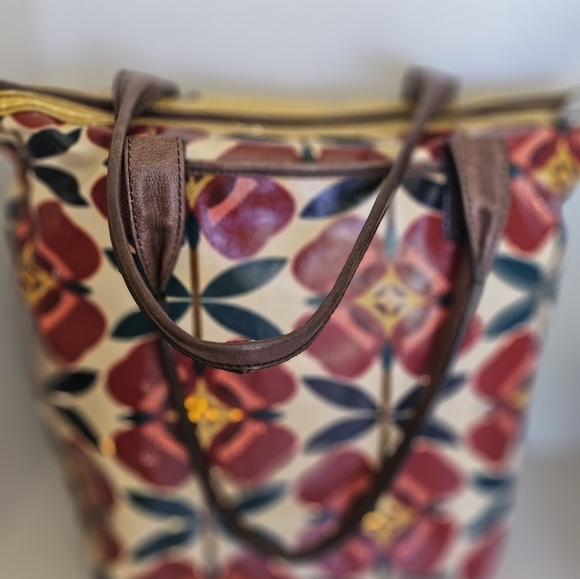 Fossil Marroon Flower Tote - Picture 3 of 11